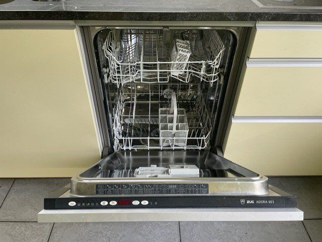 V-Zug Cucine complete: Küche Einbauküche Küchengeräte – Usato da Steinhausen venduto da Surferking 9