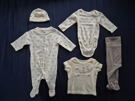 Baby Clothes Set - 6 Pieces - Size 0-3 Months - Unisex