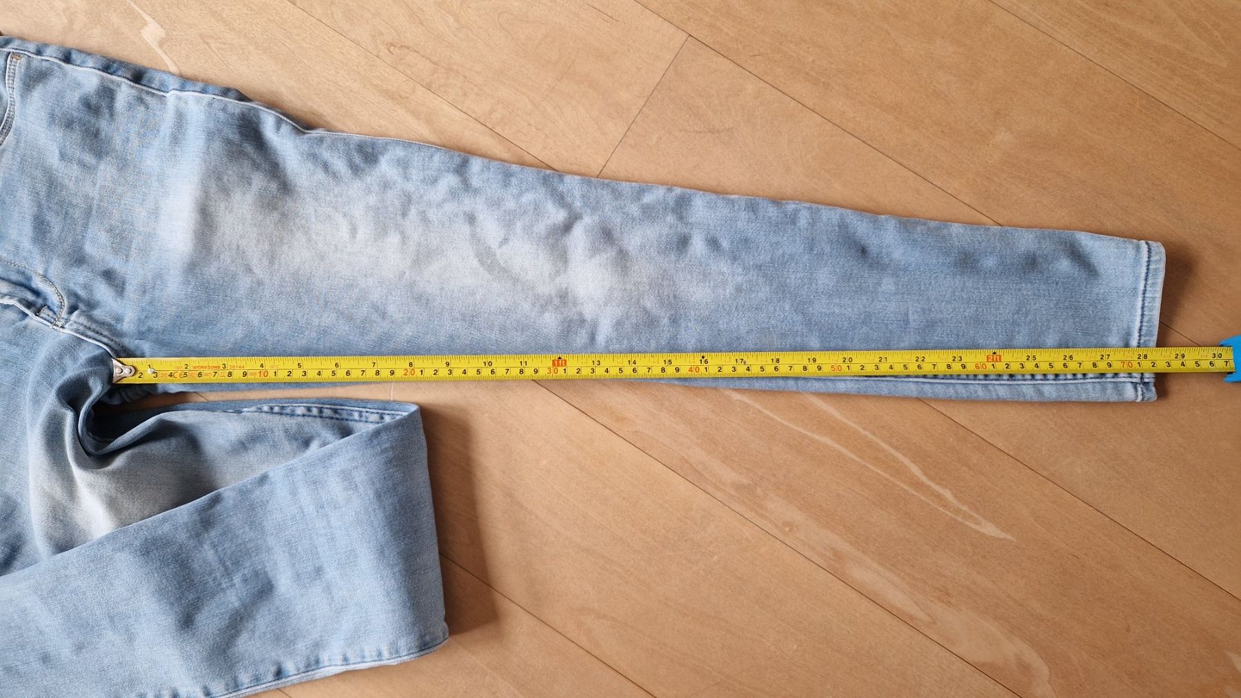 Abercrombie Jeans: Abercrombie & Fitch jean legging 27R – Nuovo (secondo la descrizione) da Adliswil venduto da fashionholic 5