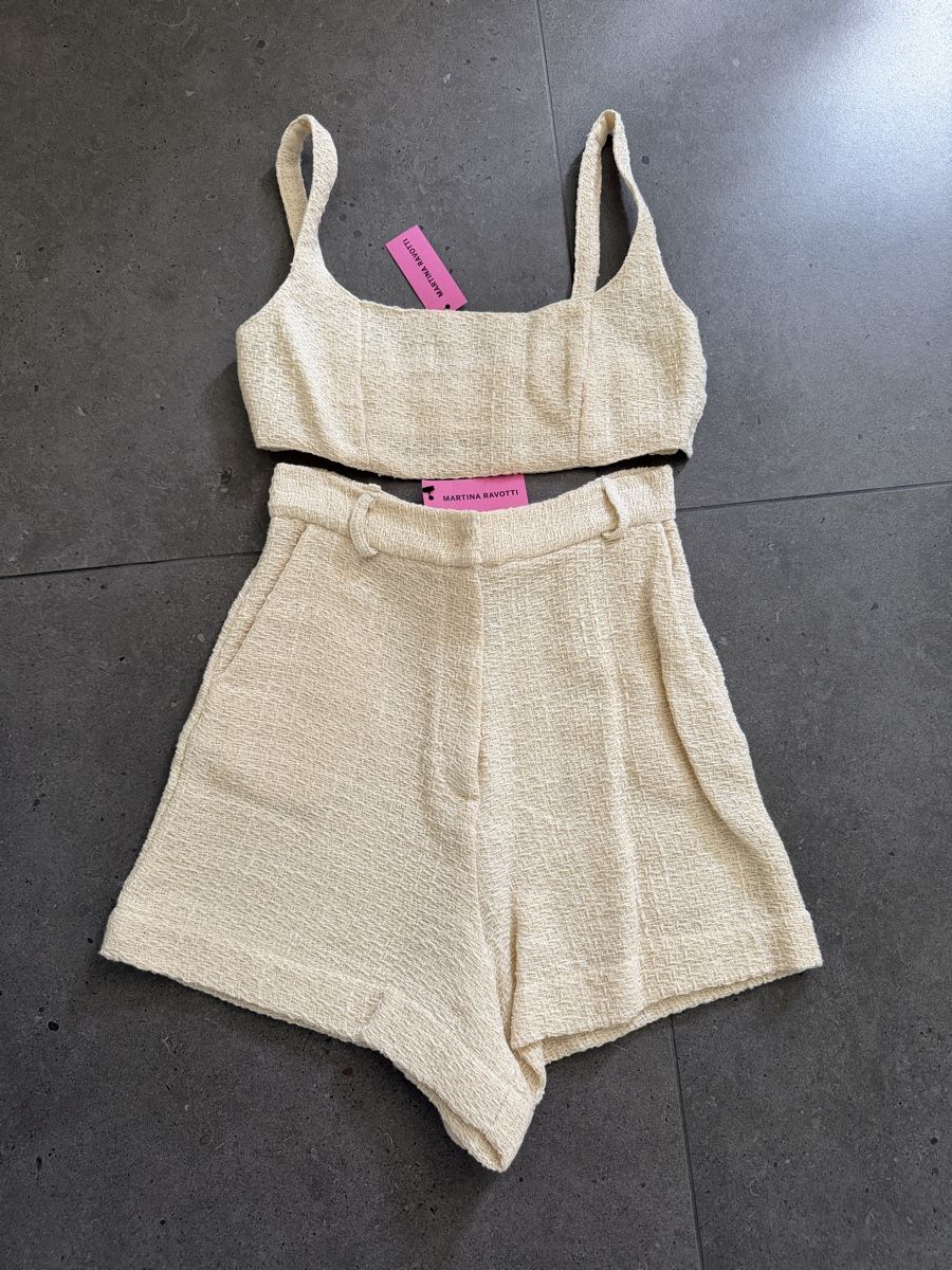 Lotti di vestiti: Completo top + pantaloncini Martina Ravotti – Nuovo e nell'imballaggio originale da Muzzano venduto da nat_x9hf