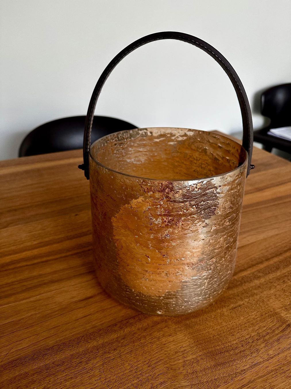 Tutte le decorazioni: Windlicht, goldbraunes Glas, mit Ledergriff – Usato da Chur venduto da Avero 2