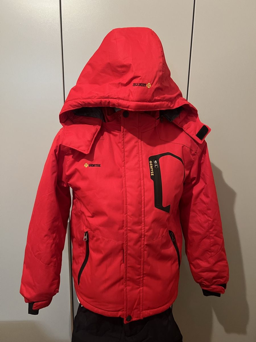 Skis: Ensemble de ski Columbia 8 ans avec bottes – Gebraucht aus Crans-Montana von Boubou123
