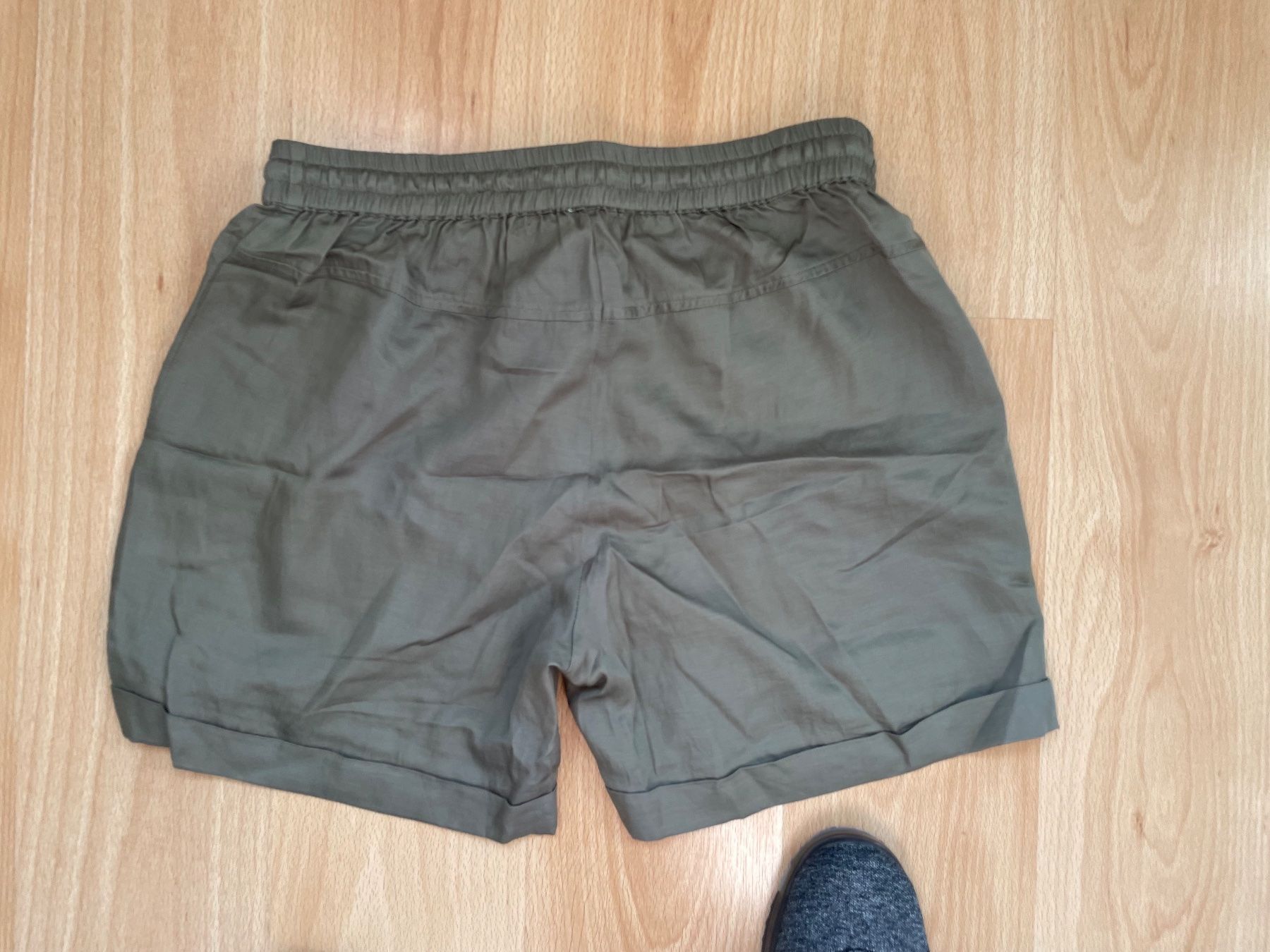 Pantaloni: Shorts Culture Gr M – Nuovo (secondo la descrizione) da Zürich venduto da Pony74 1