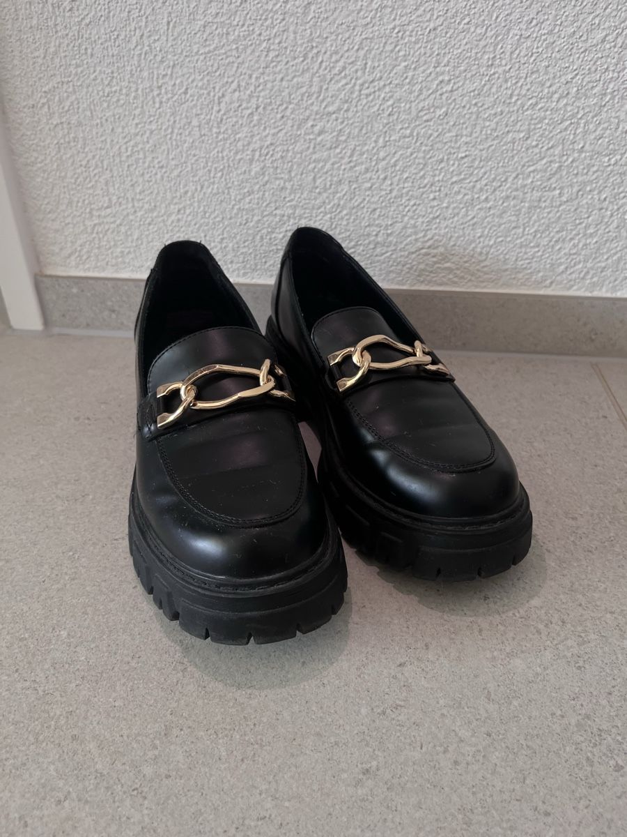 Damenschuhe: Schuhe Loafer schwarz – Gebraucht aus Bünzen von car_j9ph 3