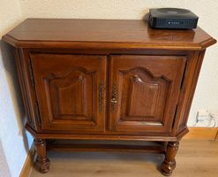 Buffet en bois massif à donner  à venir chercher