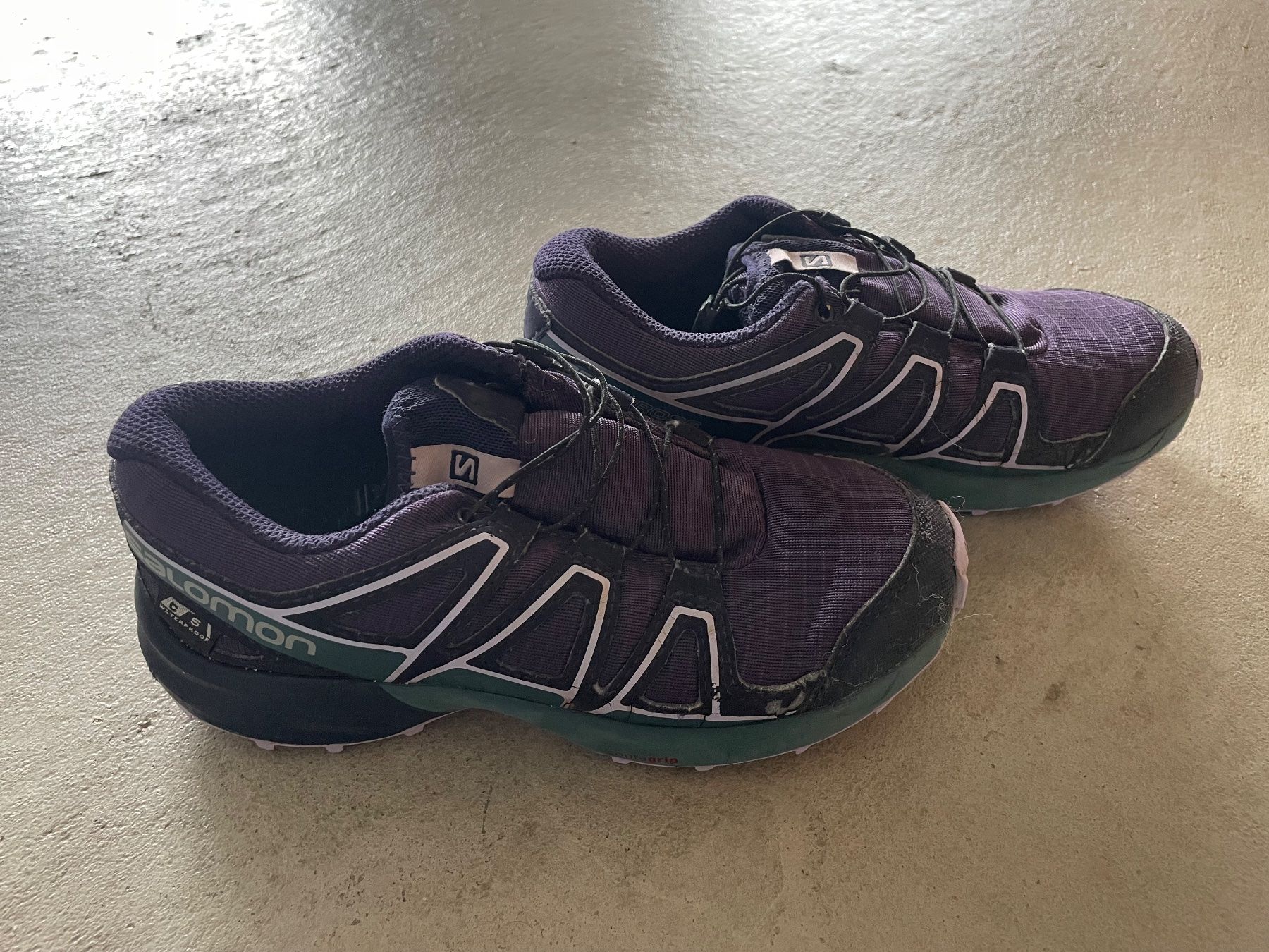 Salomon Schuhe für Jungen: Wanderschuhe Salomon Grösse 32 – Gebraucht aus Ins von Smad 1