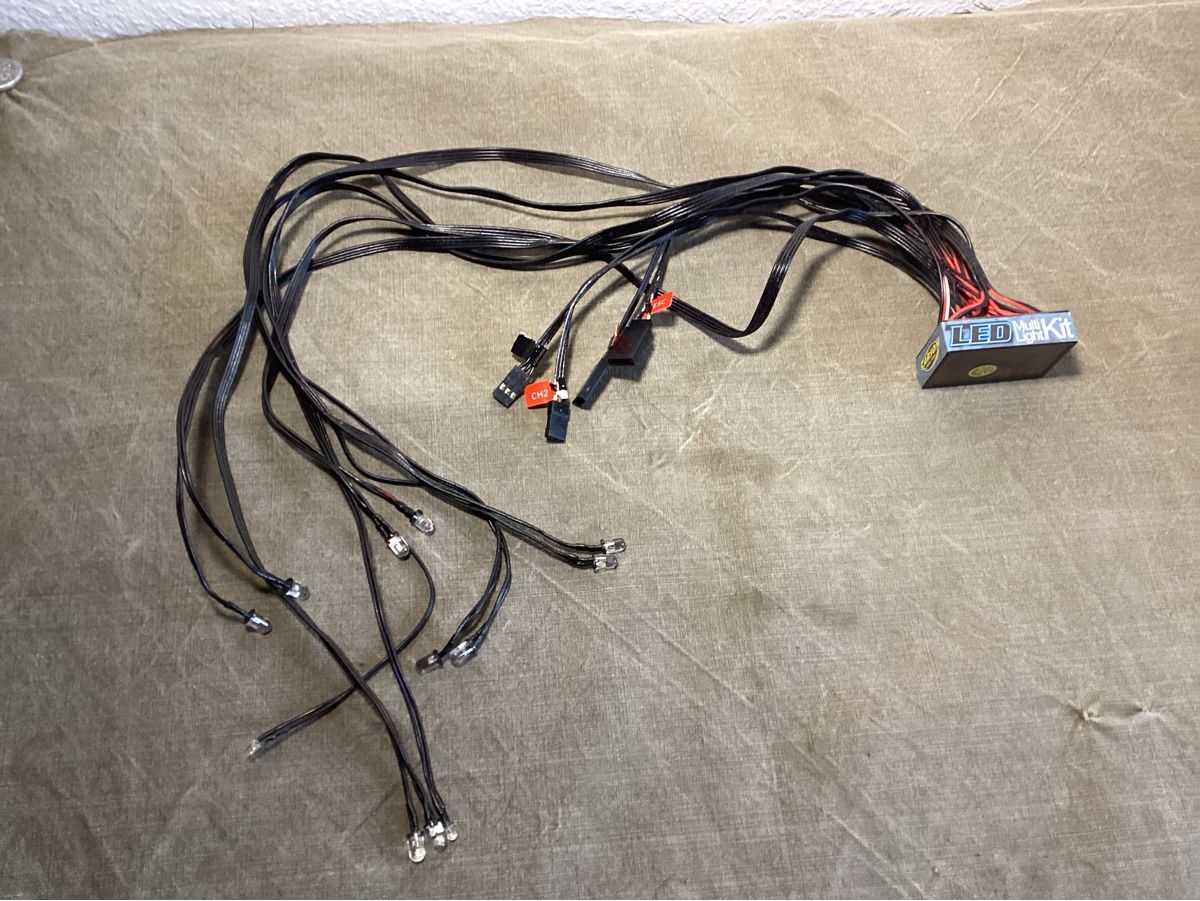 Tamiya Modellismo RC: RC Truck Light Kit – Usato da Eggiwil venduto da M8Black