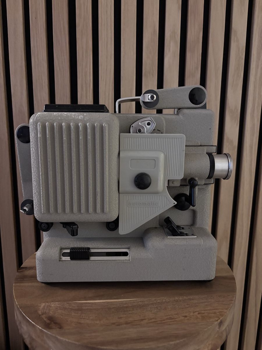 Eumig Proiettori: Eumig P8 Super8 Projektor – Usato da Horgen venduto da Anatolia