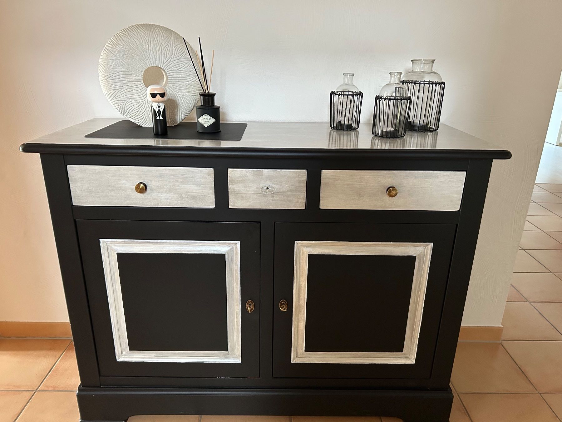 Pfister Credenze: Buffet 2 portes et tiroirs – Usato da Thielle venduto da dan_ym2t