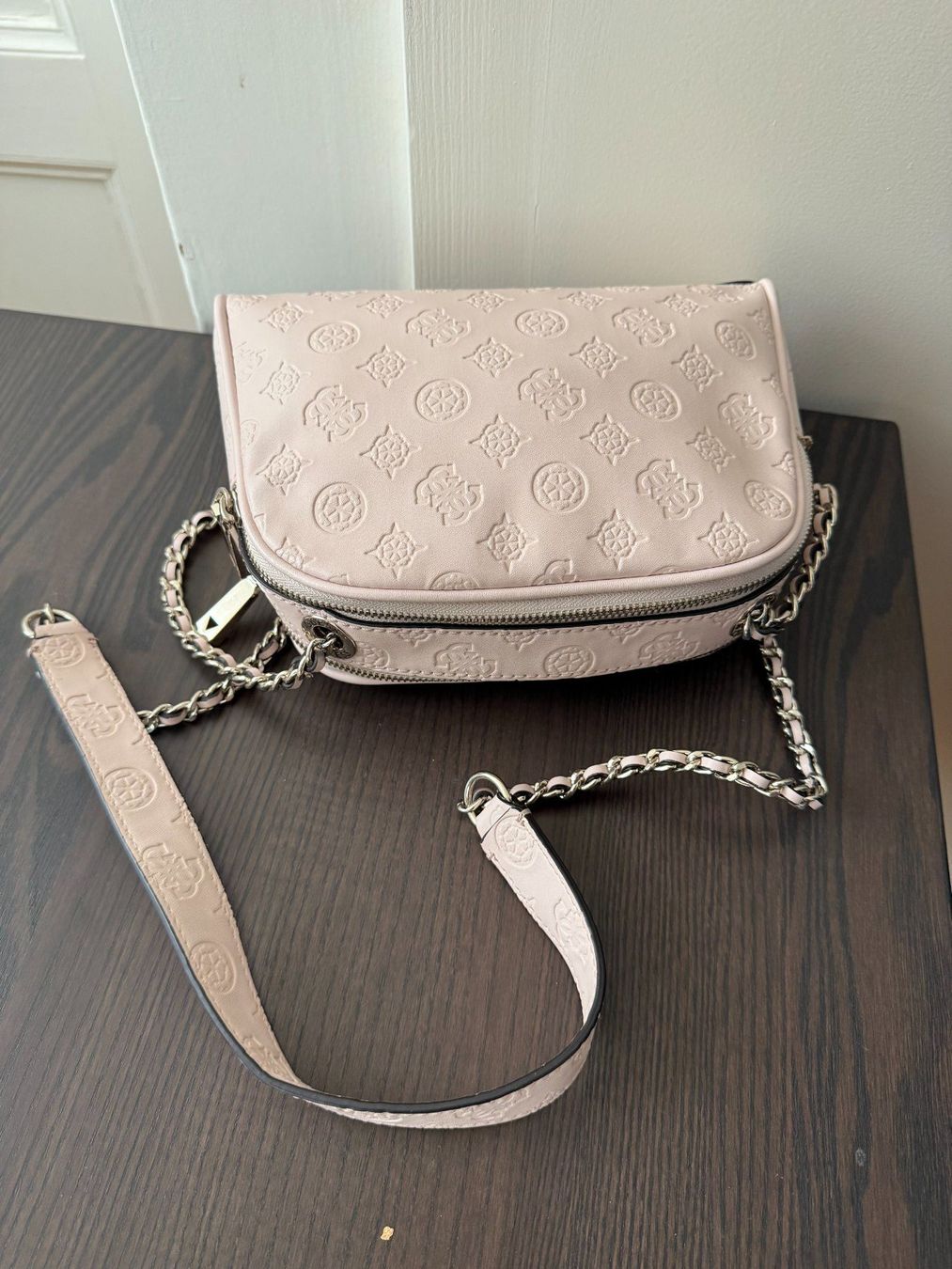 Guess Sonstige Kleidung & Accessoires: Sac bandoulière GUESS – Neu (gemäss Beschreibung) aus Le Locle von tchanatakoua 5