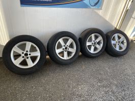 4 VW Tiguan Winterräder 215/65 R16
