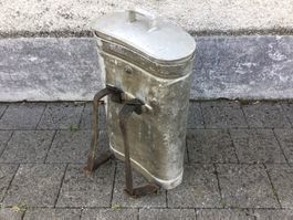 Alte Aluminium Milchtanse oder Milchtause
