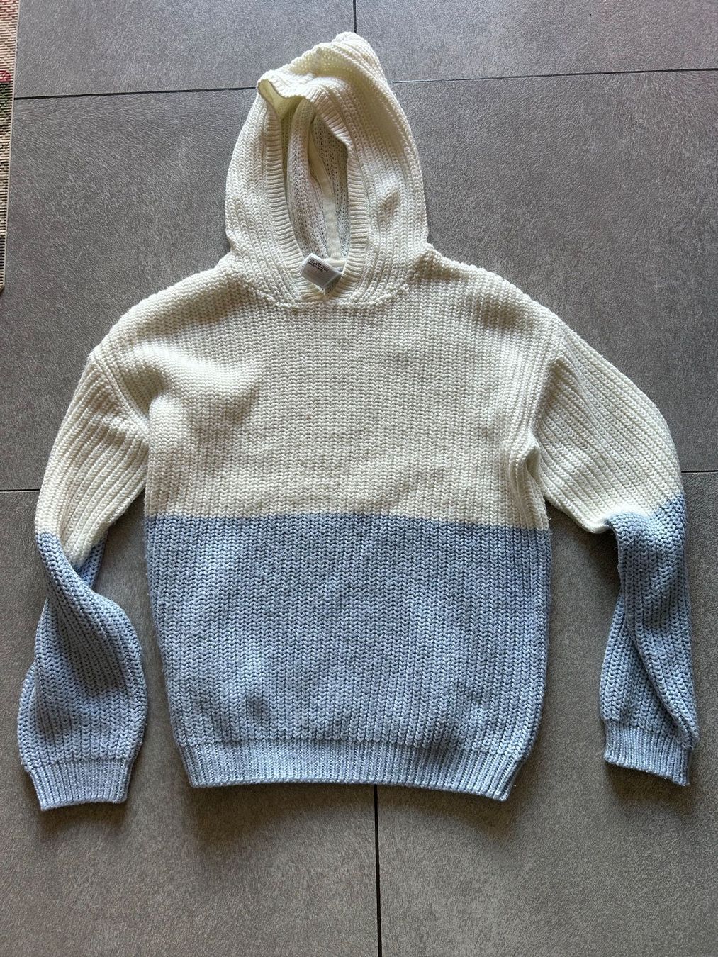 C&A Maglioni & Felpe: Pull blanc / bleu clair avec capuche  gr.170 - 176 – Usato da Arbedo venduto da nadia1973