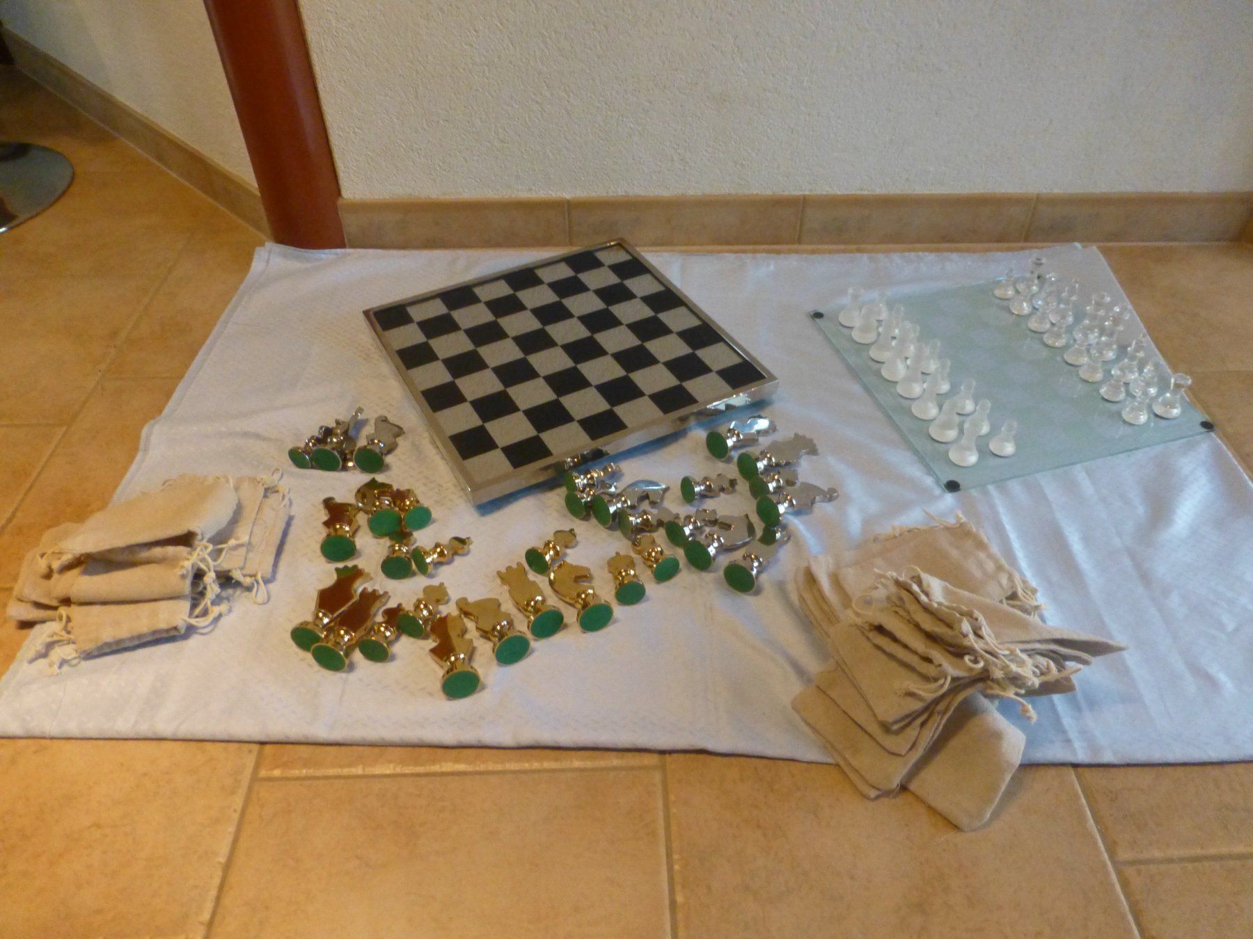 Giochi: zwei Schachspiele aus Metall und Glas – Usato da Würenlingen venduto da drago56 5