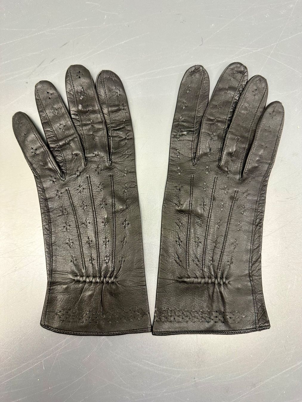Guanti & manicotti: DAMEN HANDSCHUHE #20 AB 1.- !!! – Usato da Zürich venduto da NIKI777