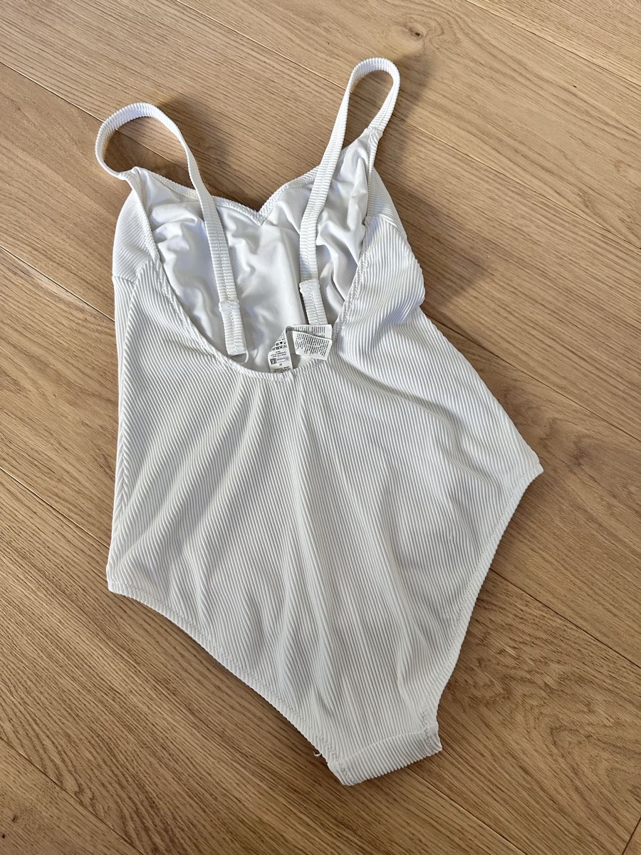 Badekleider & Bikinis: Badekleid weiss – Gebraucht aus Küssnacht am Rigi von annine.l. 2