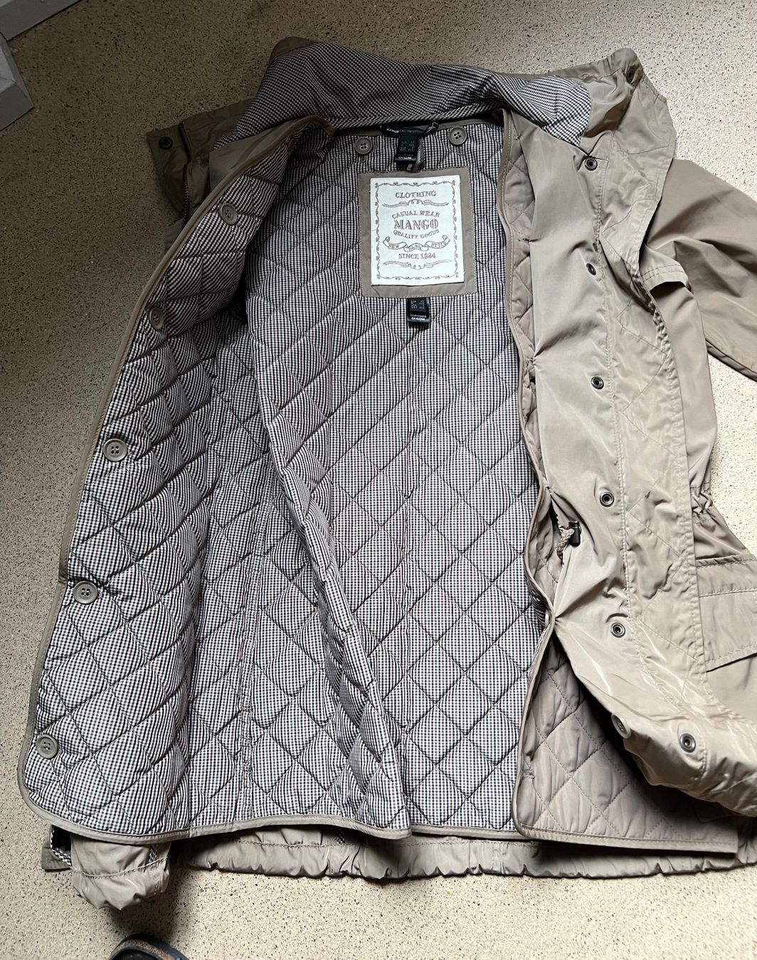 Mango Giacche: MANGO Jacke mit abtrennbarem Innenfutter – Usato da Zürich venduto da ClosetQueen 5
