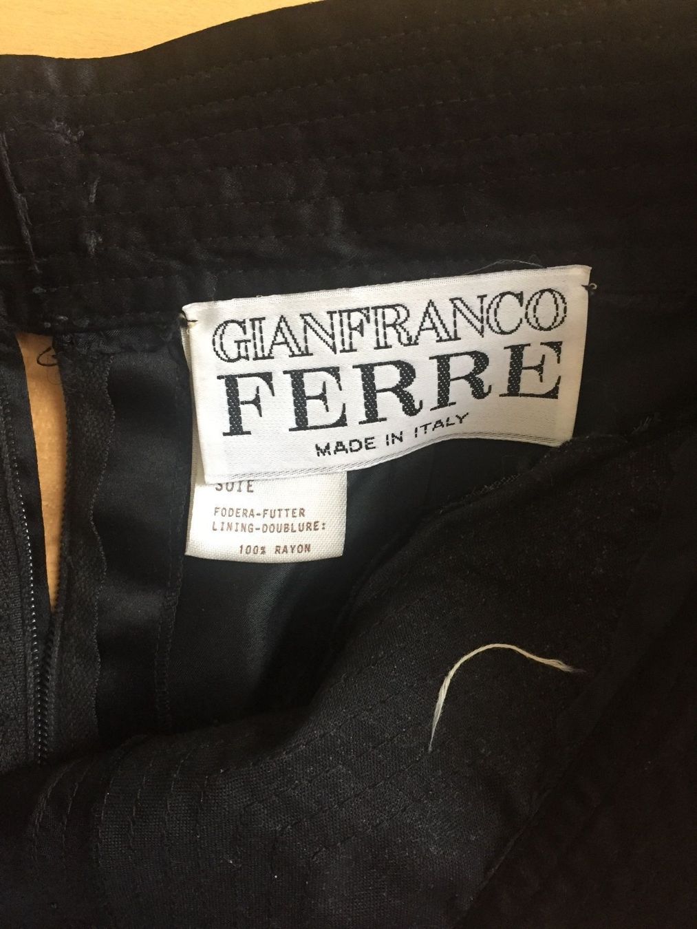 Gonne: Jupe soie Gianfranco Ferré vintage – Usato da Küssnacht am Rigi venduto da CALIFRASQUI 5