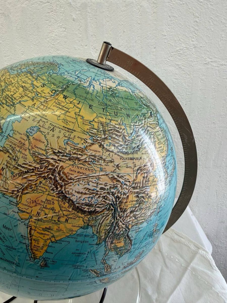 Sonstige Dekorationen & Accessoires: Beleuchteter Globus mit Standfuss (61) – Gebraucht aus Glattfelden von brockischweiz 1