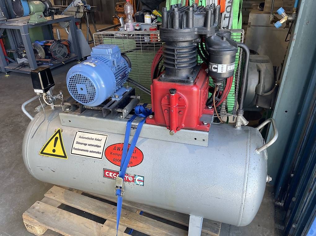 Compresseurs: Kompressor 300l – D'occasion à Neukirch (Egnach) par metall86 3