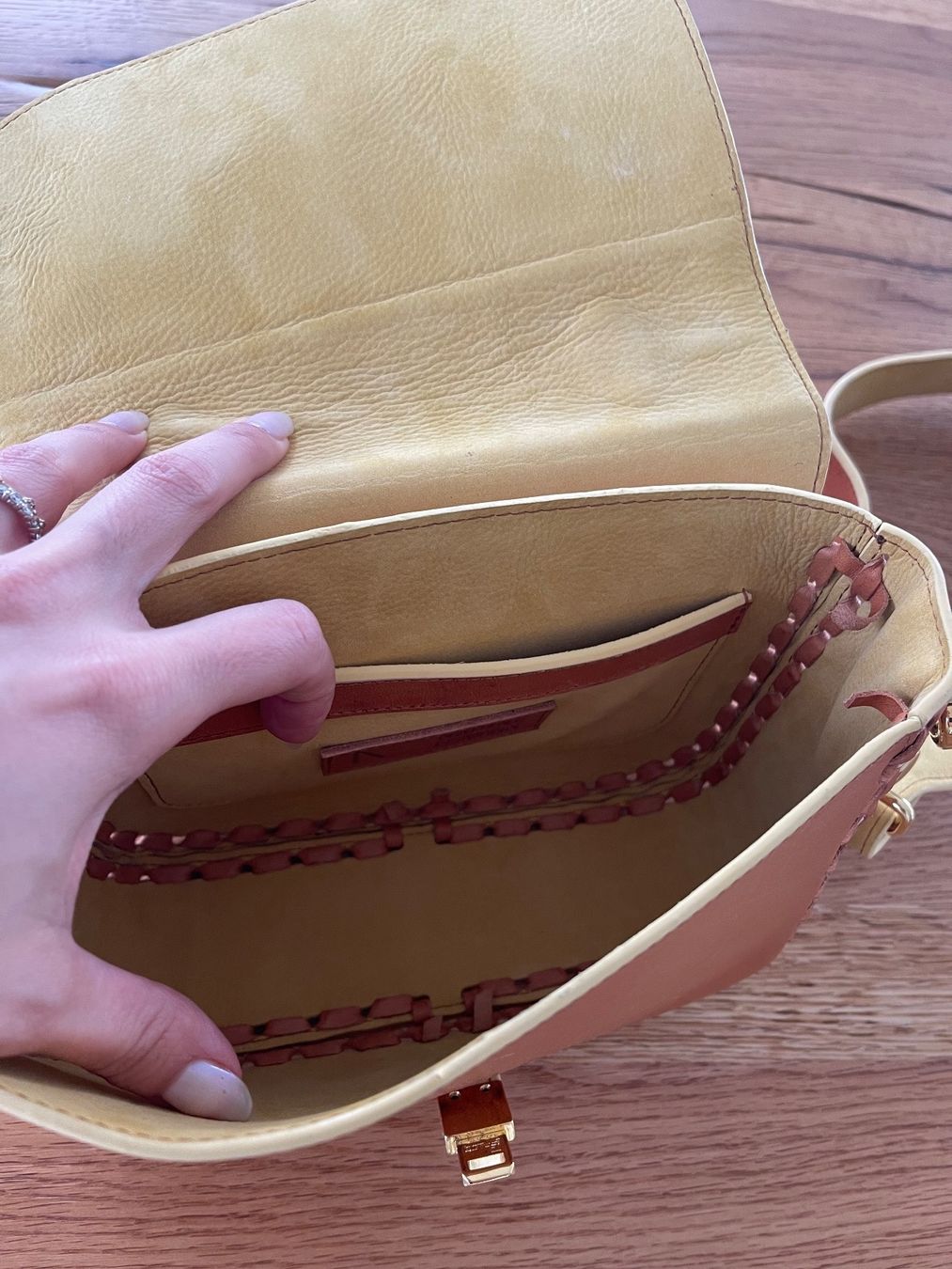 Taschen für Damen: Ledertasche Nadine Eismann – Gebraucht aus Ettingen von cla_526w 2