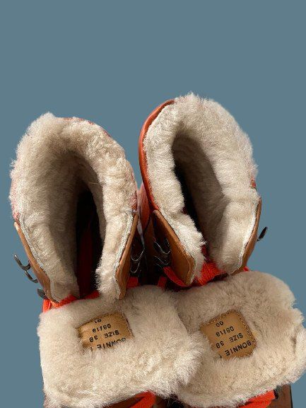 Scarpe da donna: Bottes Taille 38 Cuir Mouton  Nouveau – Nuovo (secondo la descrizione) da Genève venduto da TradeCH 5