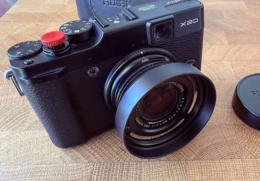 Fujifilm Fotocamera: Fujifilm X20 TOP Condition Camera – Usato da Neuchatel venduto da Pancrazi