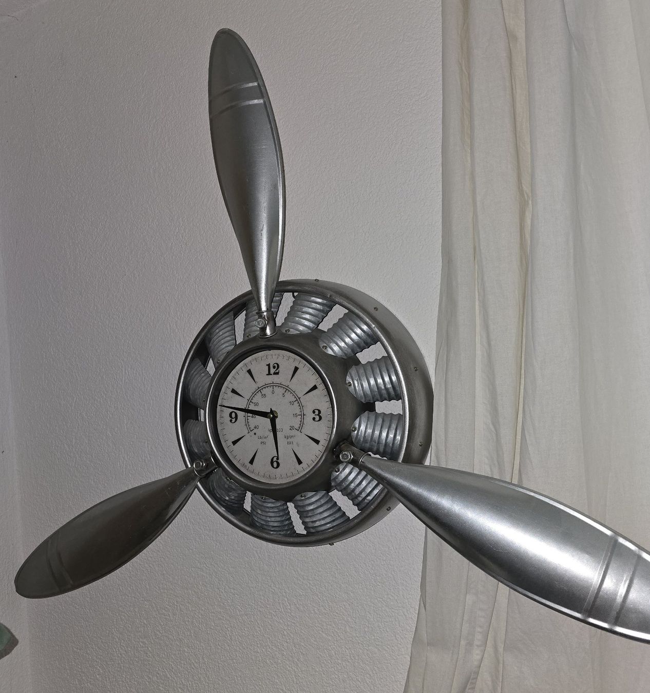 Motori: die spezielle Wanduhr..wie ein Propeller-Motor... – Usato da Erlinsbach SO venduto da Kunst-Boutique 1
