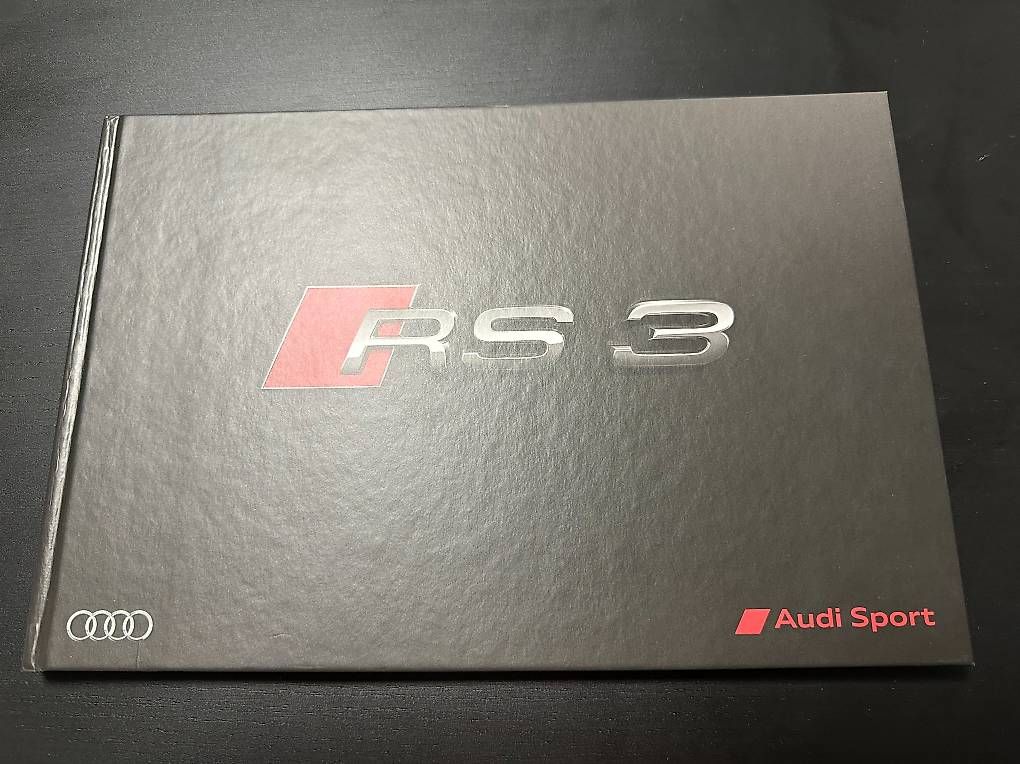 Libri: Audi RS3 booklet depliant buch – Usato da Coldrerio venduto da Crivelli