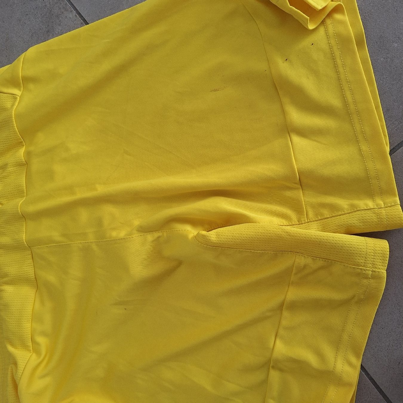 Leibchen & Hosen: puma bvb09 S  – Gebraucht aus Bellinzona von labottegadiElena 1