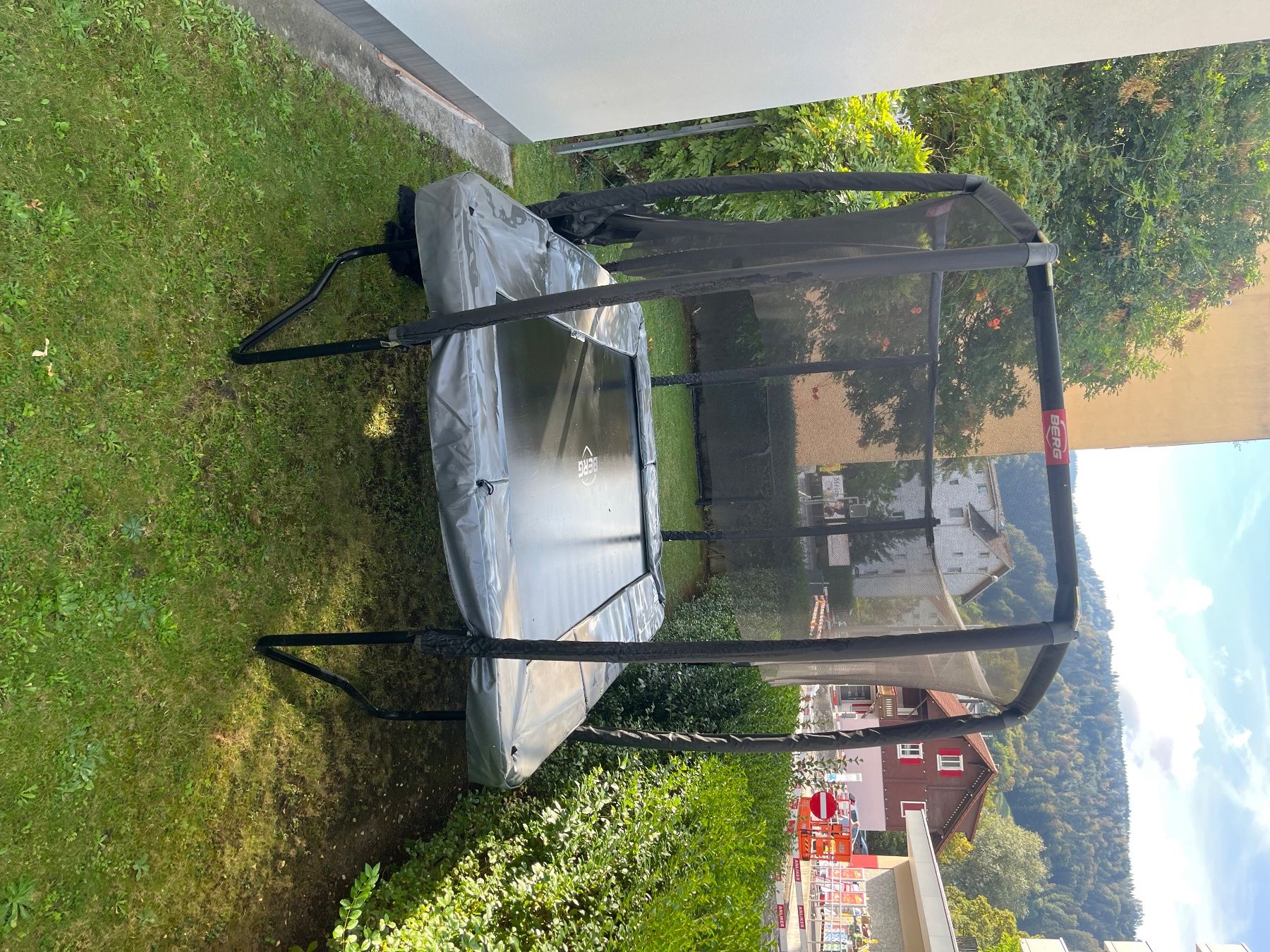 Trampoline: BERG ULTIM CHAMPION REGULAR 330 GREY – Gebraucht aus Kriens von stascha1812 3
