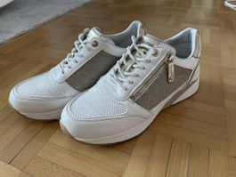 Schicke Mustang Sneaker Weiss/Gold 