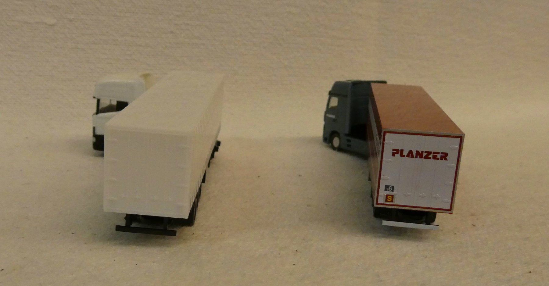 Herpa Modellini di ferrovie: 2 Stk LKW Schlepper Herpa – Nuovo e nell'imballaggio originale da Rupperswil venduto da Ropi03 2