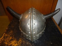 Wikingerhelm Sieht nach Aluminium oder Stahl aus Skandinavie