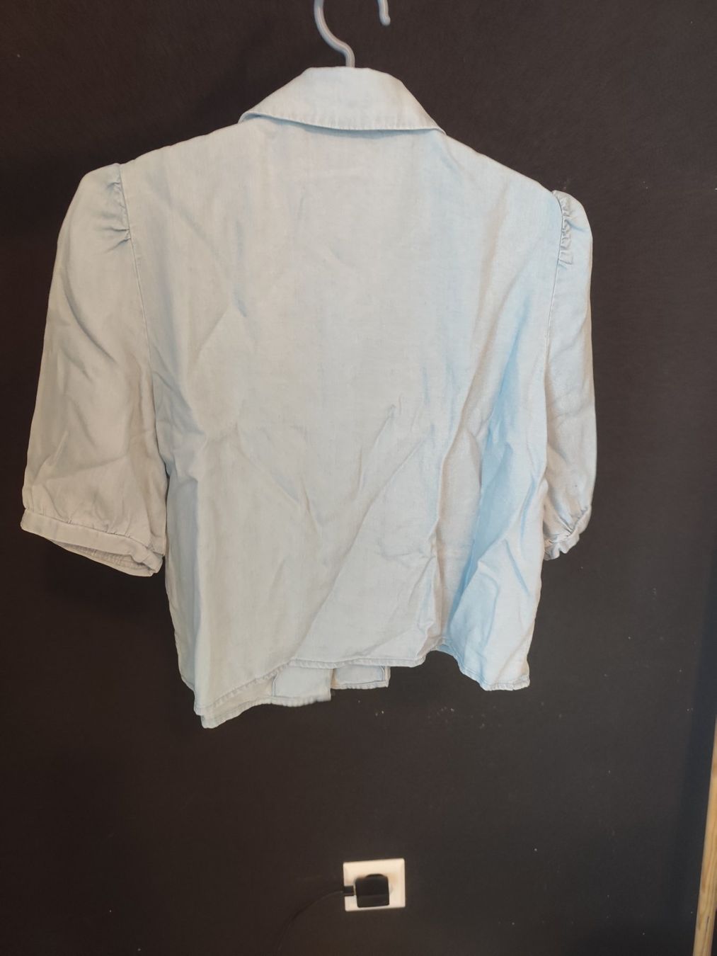 Blusen: Chemisier bleu clair à manches bouffantes, taille s – Gebraucht aus Neuchâtel von pie_8t6p 2