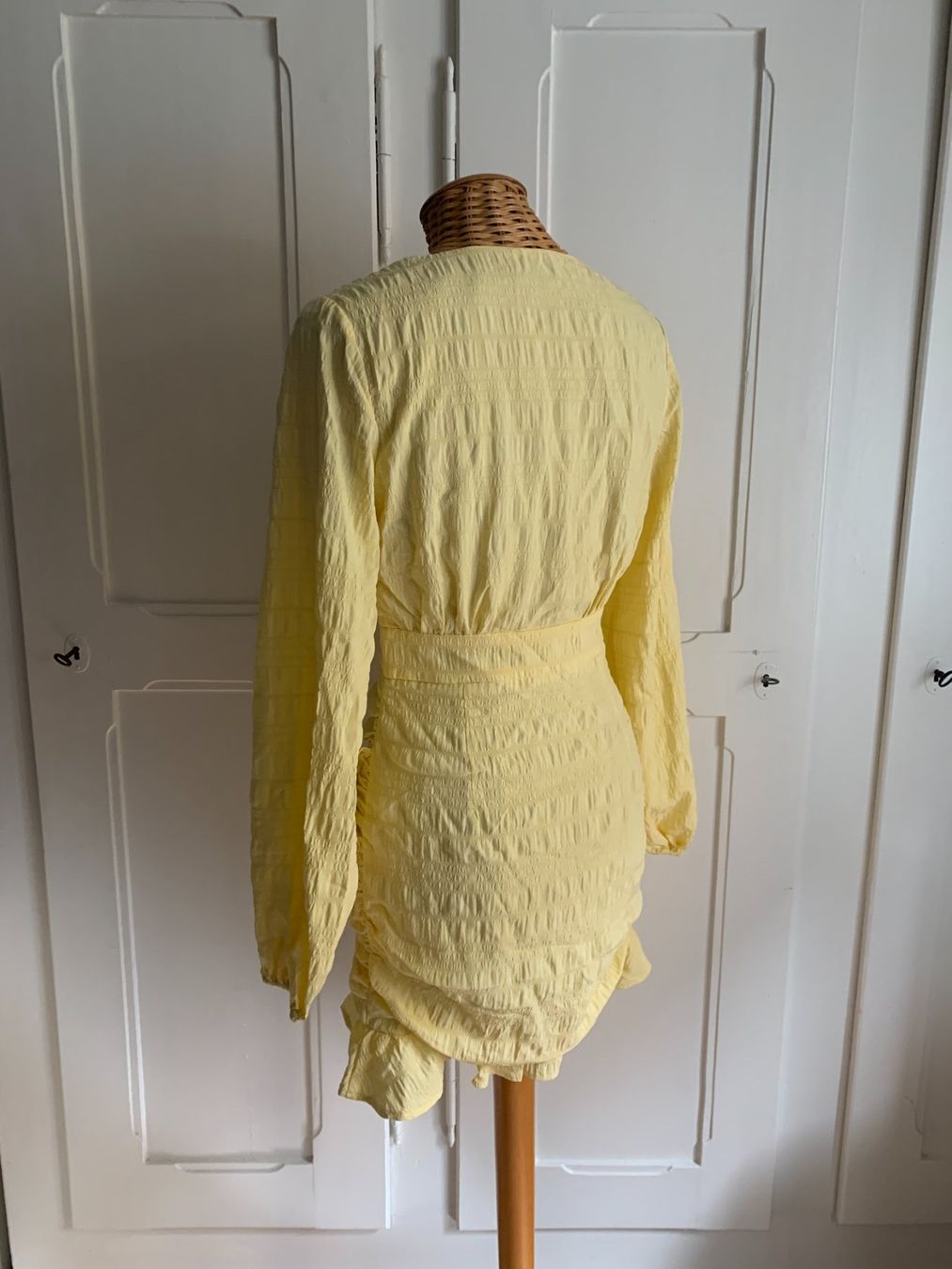 Shein Vestiti: SHEIN - Kleid hellgelb 34 – Usato da Zürich venduto da Diazaio 2
