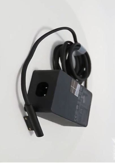 Caricabatterie: Surface Pro Netzteil Ladegerät Adapter – Nuovo (secondo la descrizione) da Thun venduto da Top32 4
