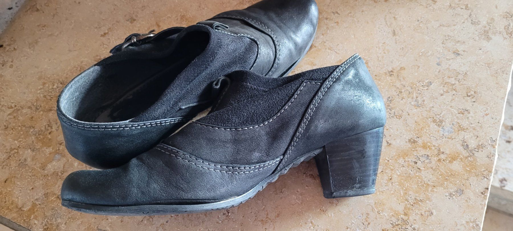 Damenschuhe: bequemer schwarzer Pumps – Gebraucht aus Hondrich von Ebro01 2