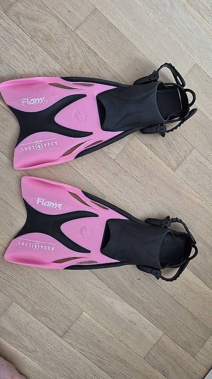 Flossen, Masken & Schnorchel: Flossen – Gebraucht aus Mettmenstetten von nicci4