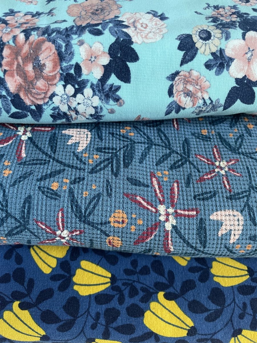 Tessuti: Stofflot 1 Jersey Blumenmuster – Usato da Fribourg venduto da Mymikrakra01