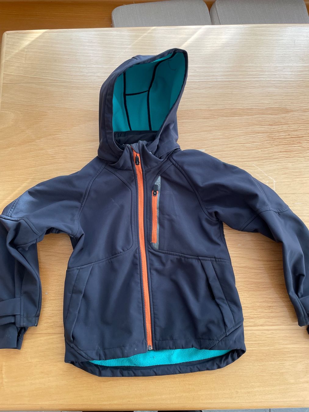 H&M Jacken & Mäntel: Softshell Jacke für Kinder. H&M. Grösse 140. – Gebraucht aus Seengen von swossi