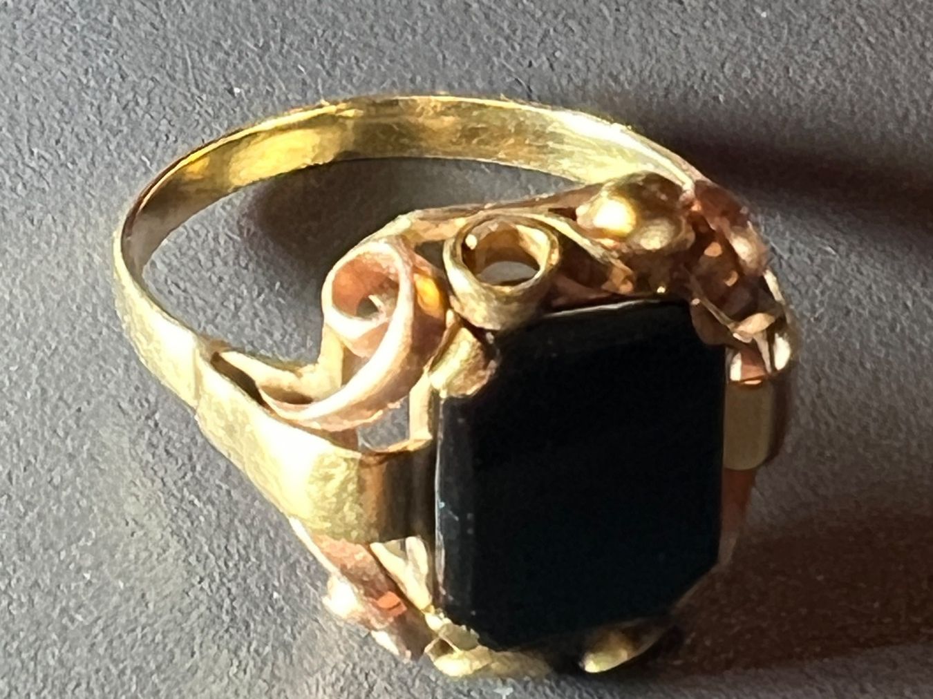 Anelli: Gold-Ring 14K mit Onyx – Usato da Chur venduto da Penting1935