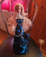 support bijoux Barbie de collection en robe bleue de soirée