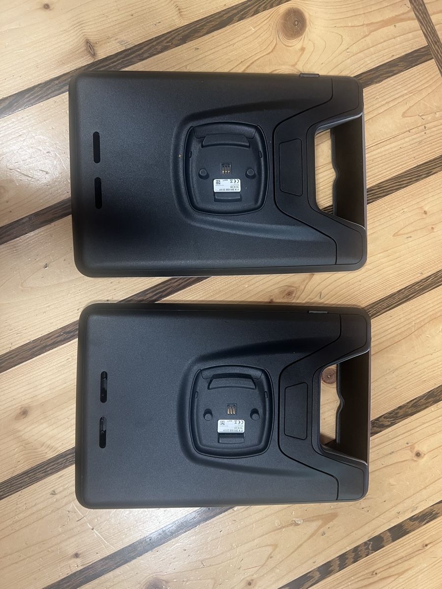 Staffa per monitor: Supporti iPad Mercedes – Usato da Soazza venduto da RM-77 2