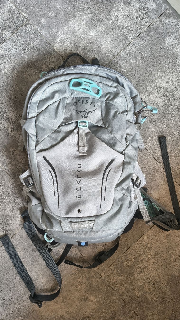 Osprey Zaini: Neuwertiger Osprey 12l Rucksack – Nuovo (secondo la descrizione) da Leimiswil venduto da Kallebulli