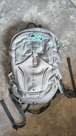 Neuwertiger Osprey 12l Rucksack 