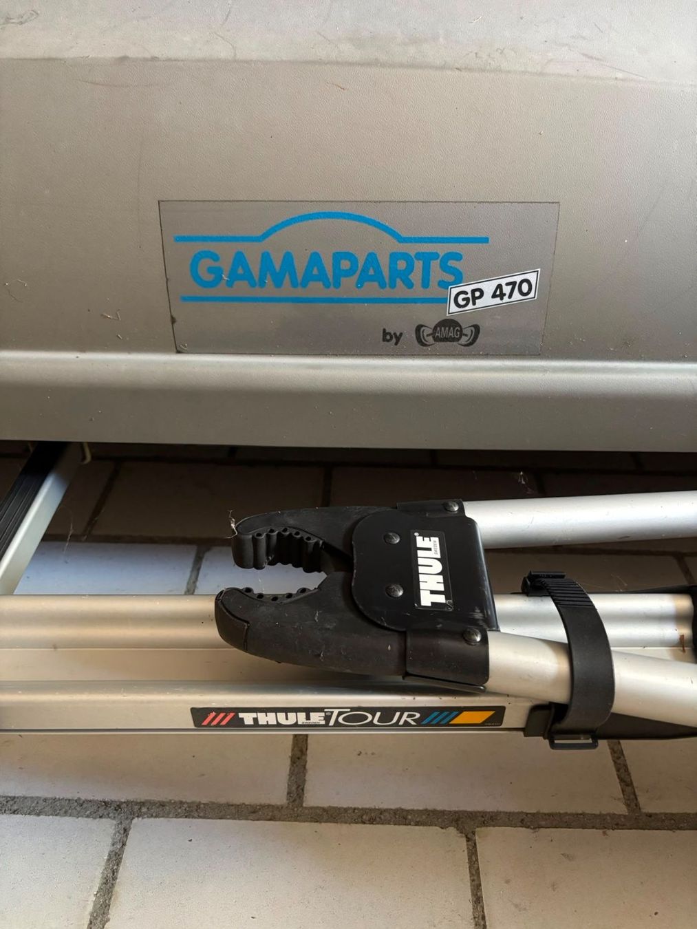 Gamaparts Coffres de toit: Auto Dachbox INKL Träger – D'occasion à Bözberg par bryo