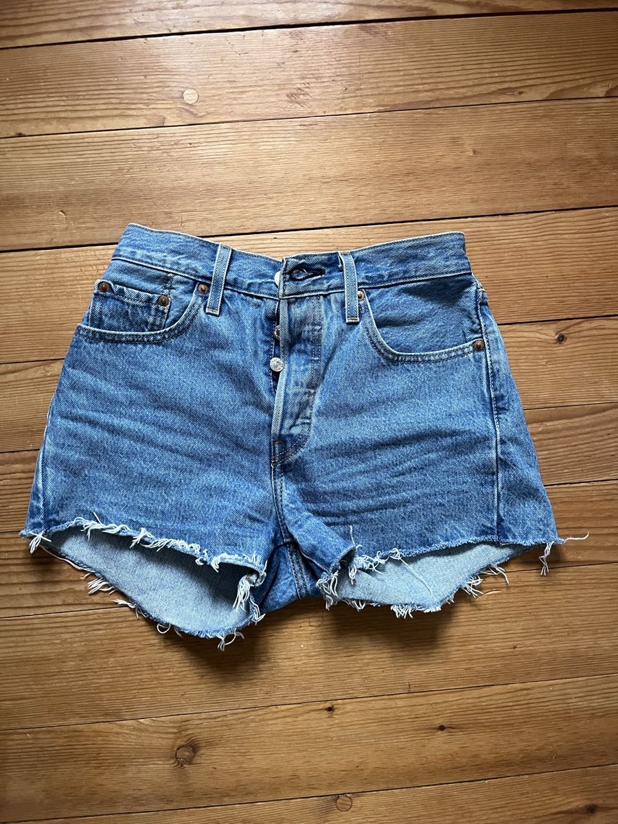 Levi's Jeans: Levi's Shorts – Usato da Winterthur venduto da Milly_z9
