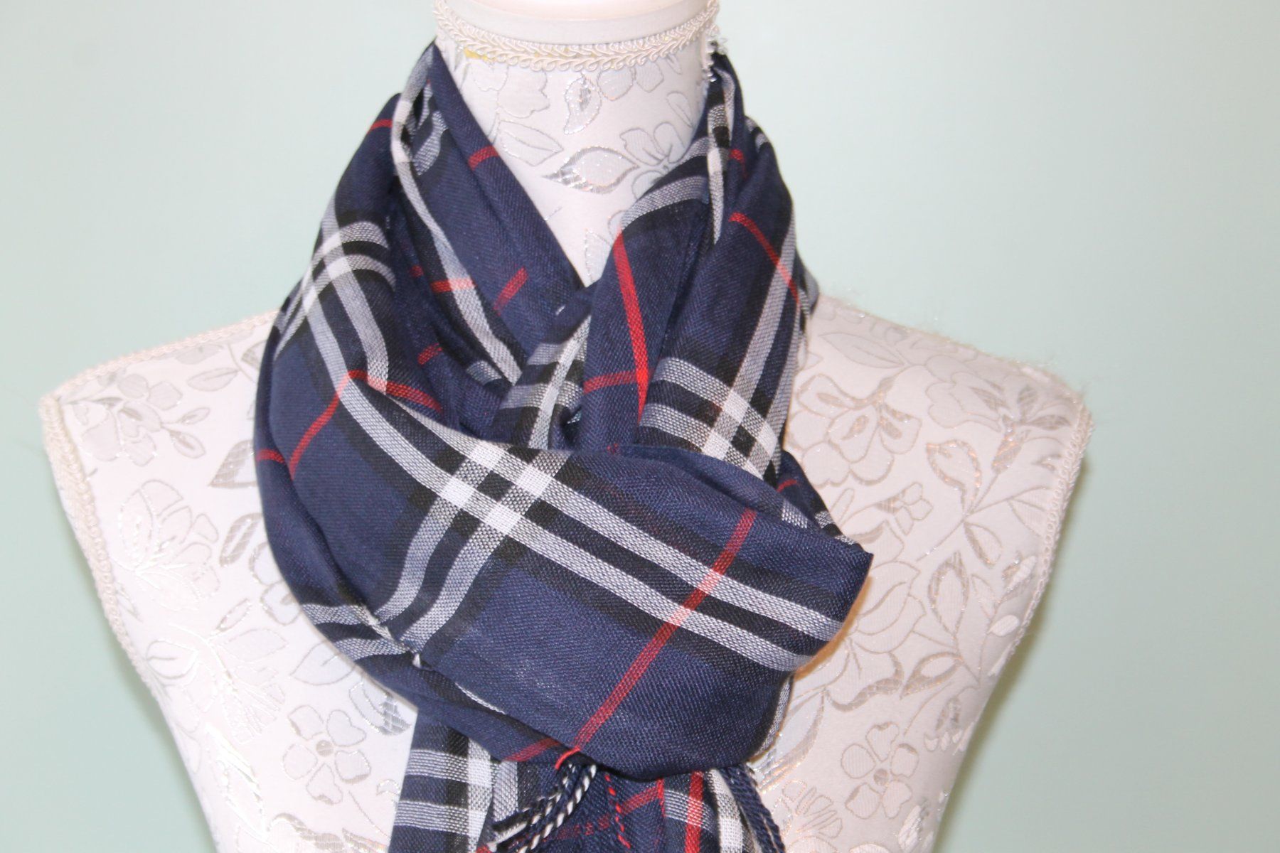 Foulards & écharpes: Schal – D'occasion à Schaan par antikes_und_kurioses 1