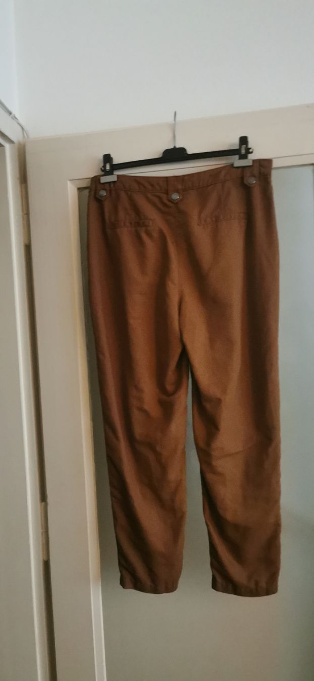 Pantaloni: Pantalon taille 42 – Usato da Genève venduto da vins50
